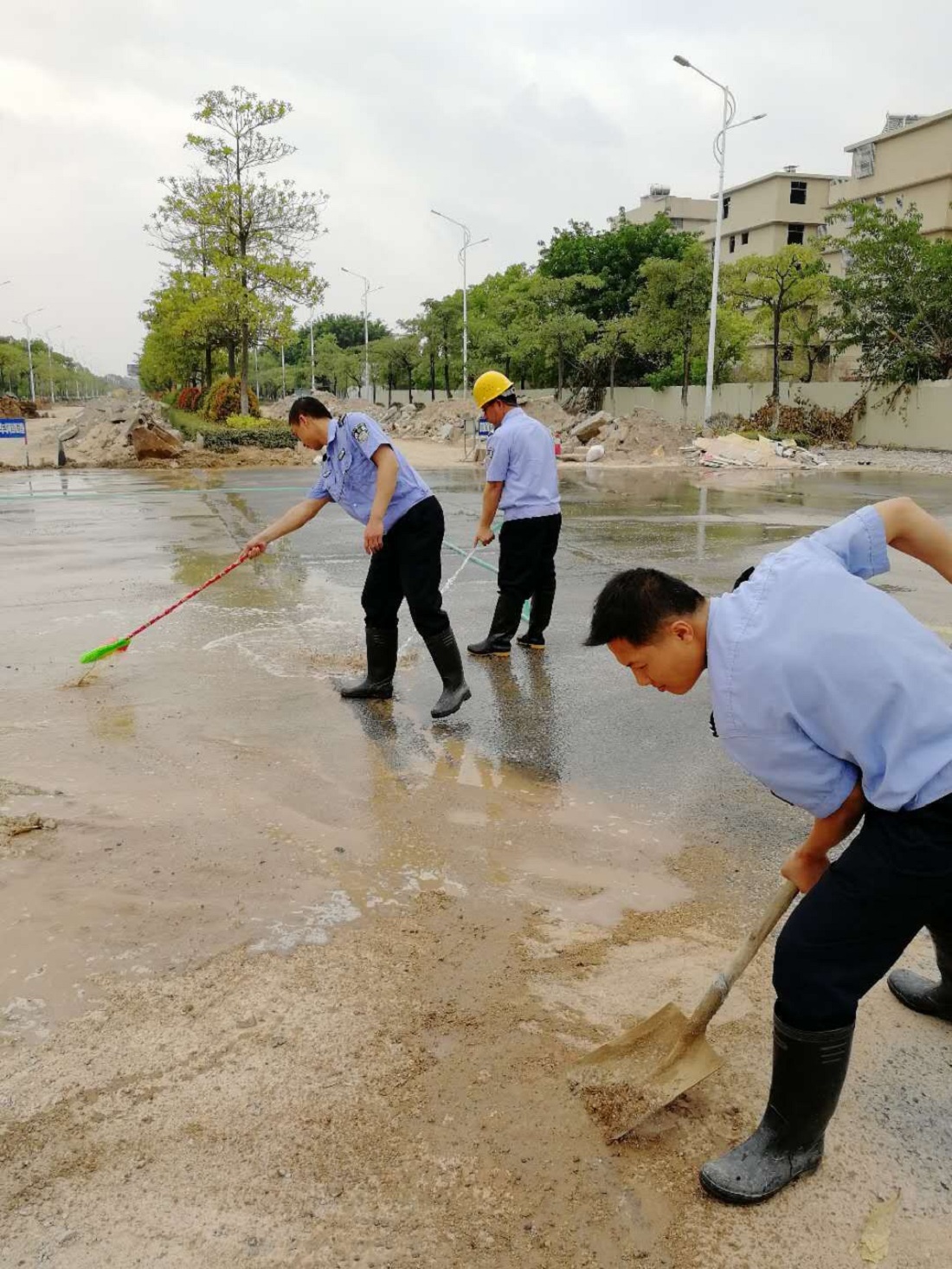 改善小环境  建设新巨轮